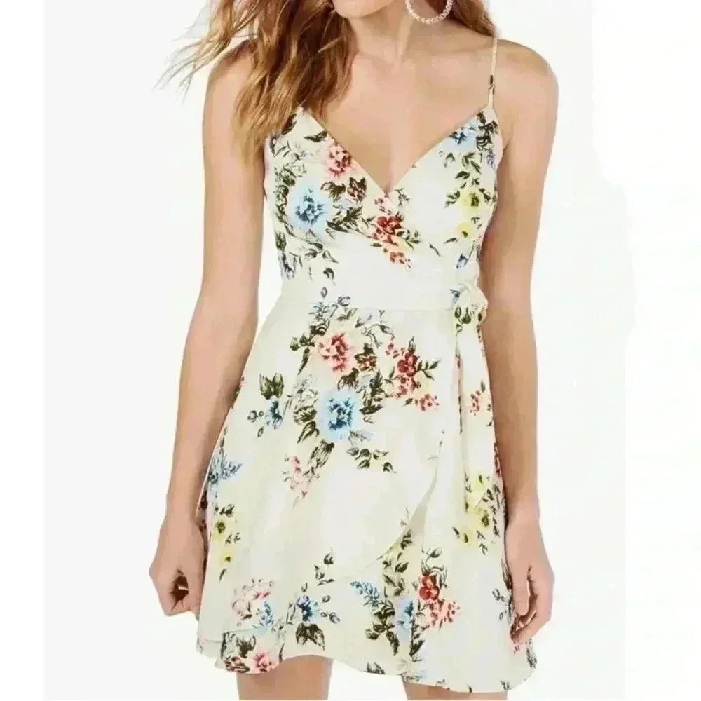 Altar’d State White Floral Plunge Neck Spaghetti Strap Tie Mini Dress‎ Size L